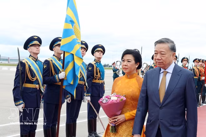 Top Vietnamese leader begins State visit to Russia