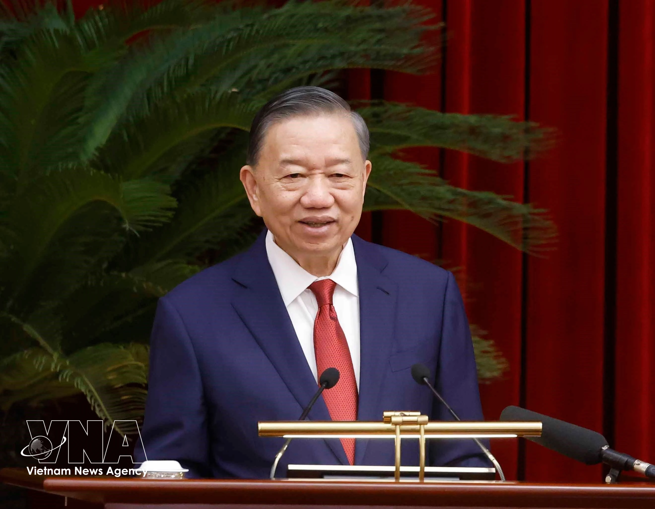 General Secretary of the Party Central Committee and President To Lam delivers the closing remarks at the fourth meeting of the 14th Communist Party of Vietnam Central Committee on October 8, 2026. (Photo: VNA)