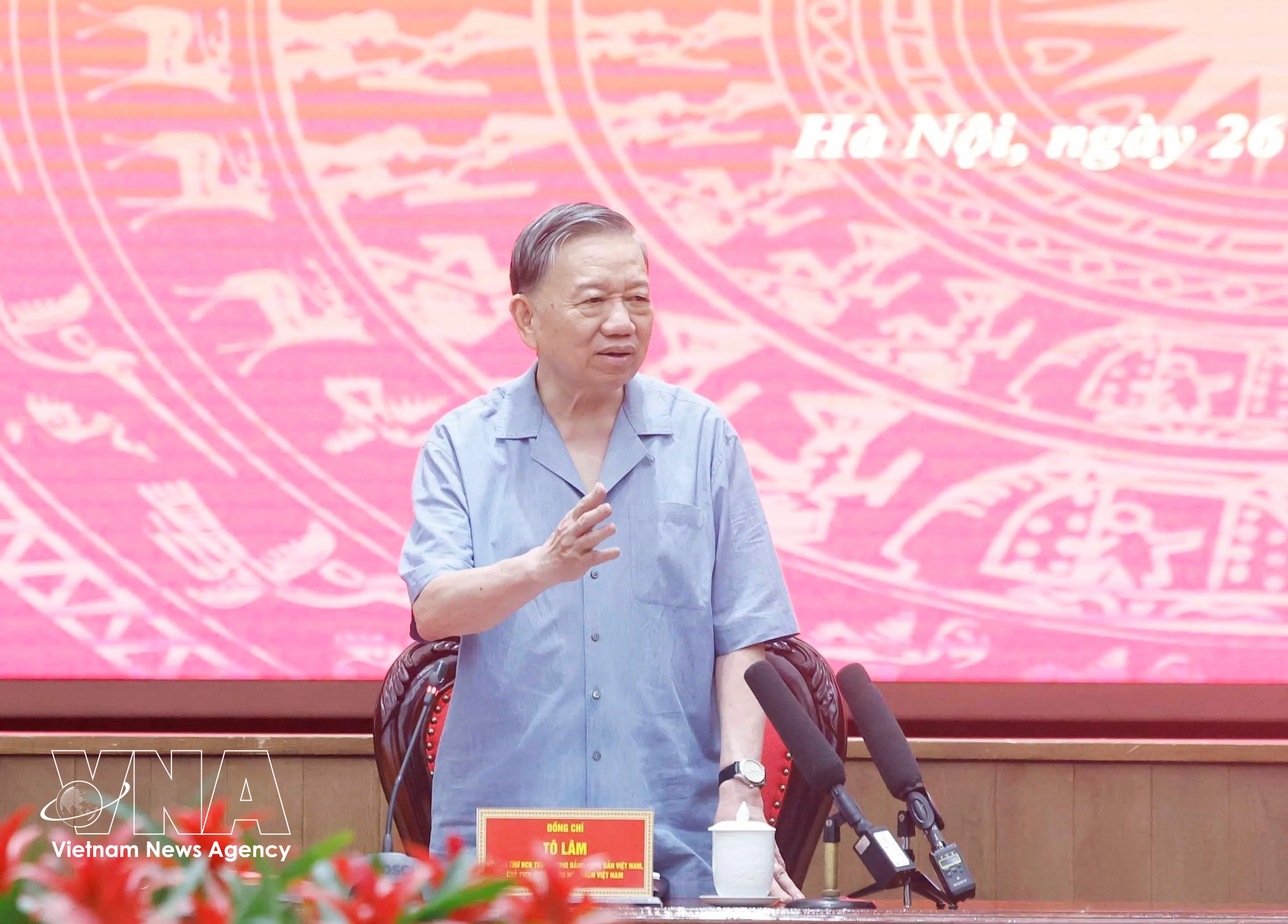Party General Secretary and State President To Lam speaks at the meeting with the Standing Board of the Hanoi Party Committee on May 26. (Photo: VNA)