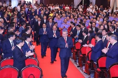 Leader urges Central Party agencies to strengthen role as strategic advisory centre