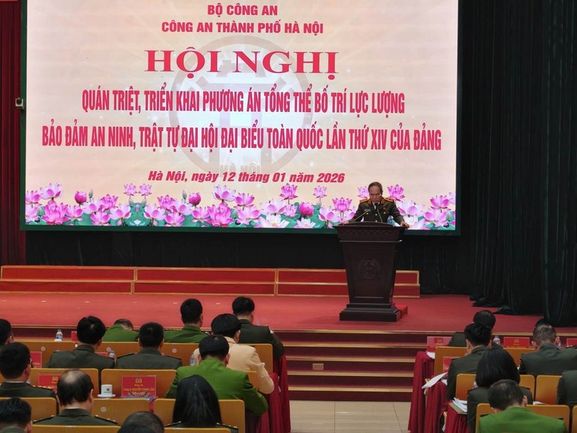 Hanoi Police on January 12 holds a conference to roll out a comprehensive plan for deploying forces to ensure security and public order during the 14th National Party Congress. (Photo: the Hanoi Police)