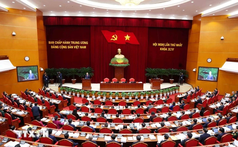 At the first session of the 14th Party Central Committee (Photo: VNA)