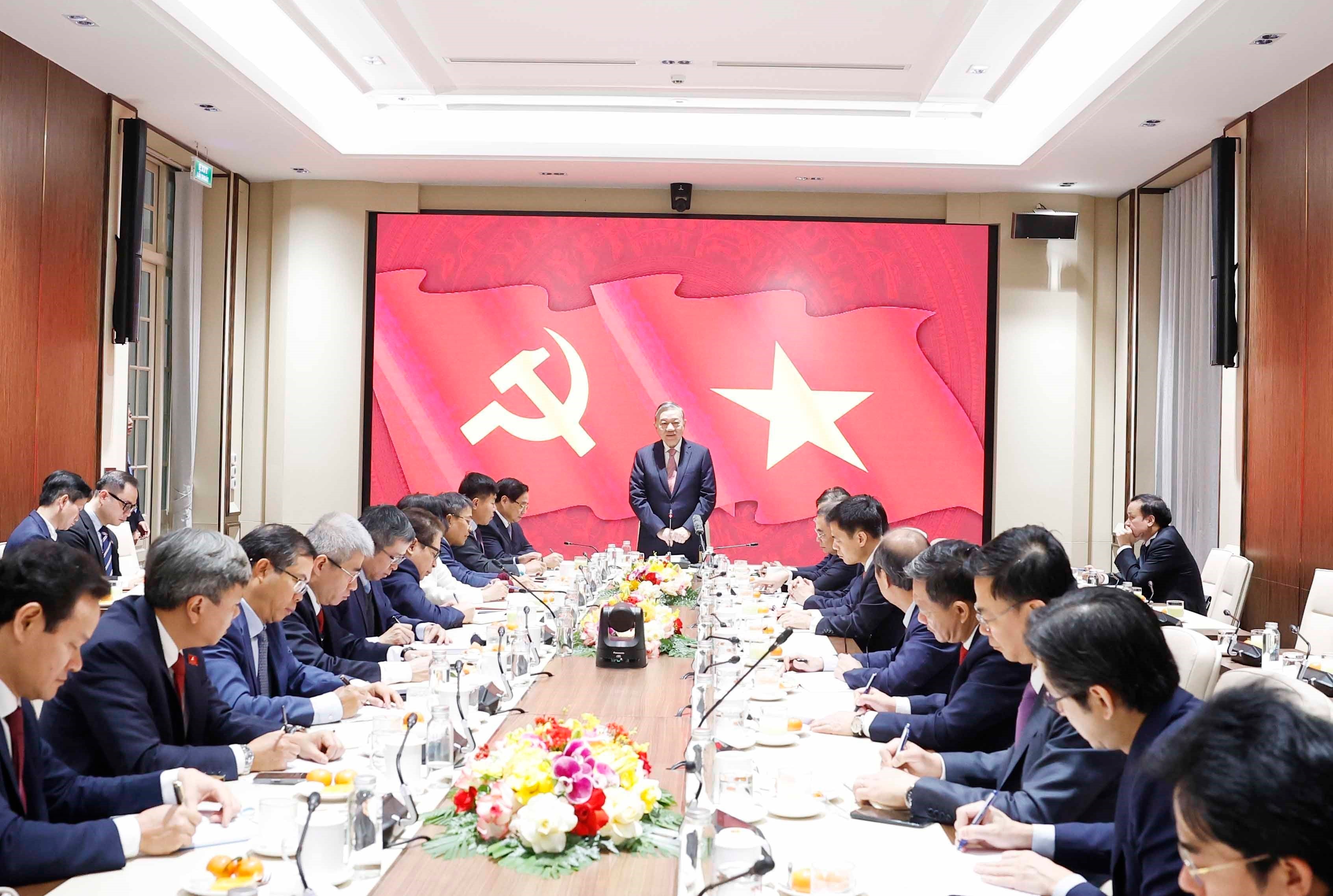 Party General Secretary To Lam speaks at the meeting with Vietnamese ambassadors and heads of representative missions abroad (Photo: VNA)