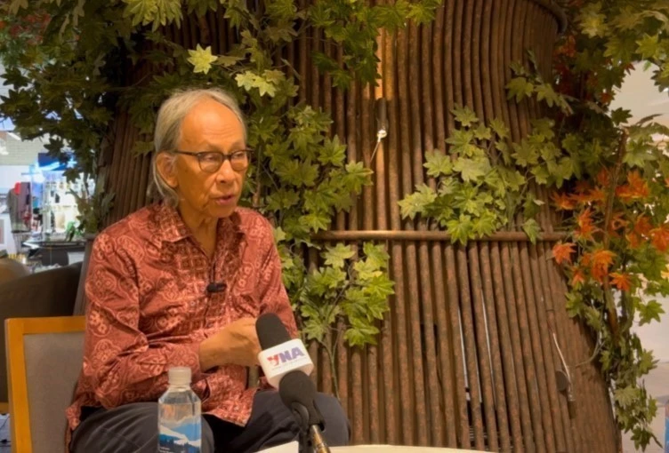 Thai scholar Kavi Chongkittavorn in an interview with the Vietnam News Agency (VNA) in Bangkok ahead of the 14th National Congress of the Communist Party of Vietnam (CPV). (Photo: VNA)