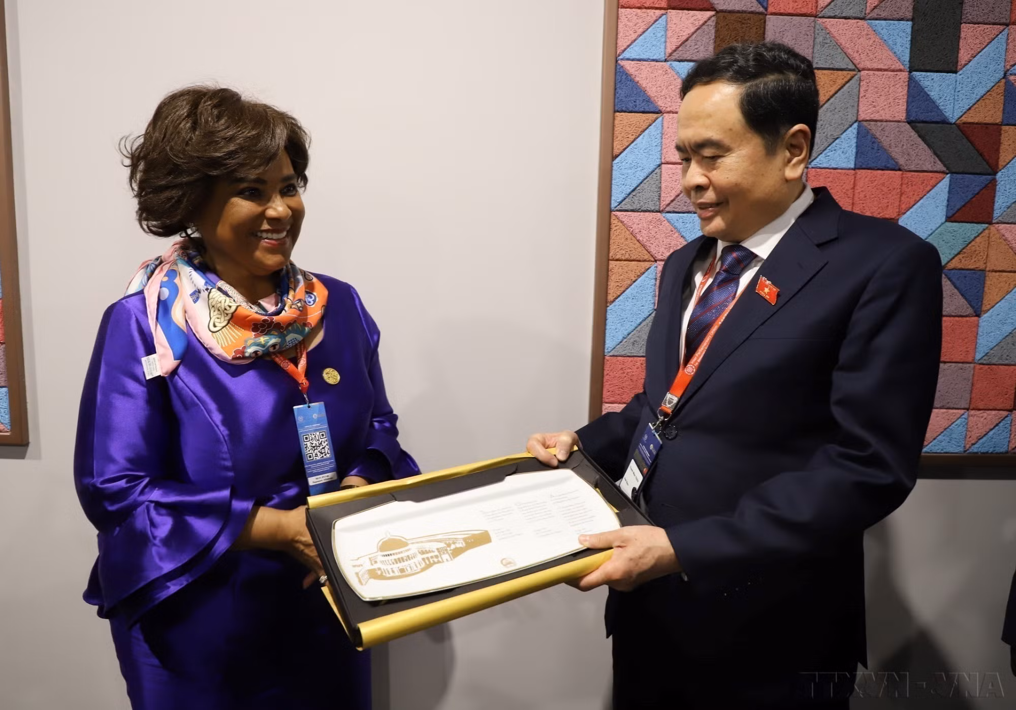 10-pho-chu-tich-thuong-truc-quoc-hoi-tran-thanh-man-gap-chu-tich-quoc-hoi-angola-carolina-cerqueira-ben-le-dai-hoi-dong-ipu-146.jpg