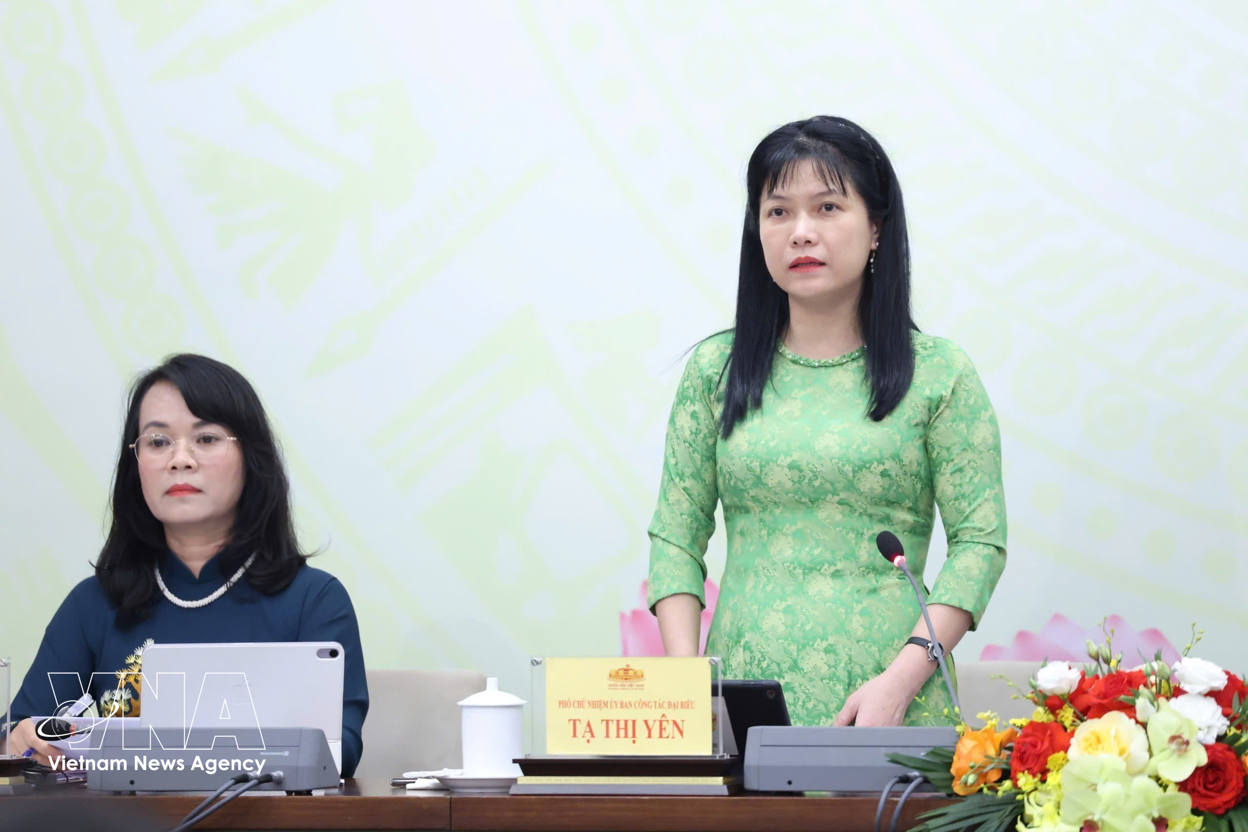 Vice Chairwoman of the NA Committee for Deputy Affairs Ta Thi Yen speaks at the press conference. (Photo: VNA)