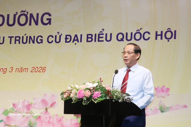 NA Vice Chairman Tran Quang Phuong speaks at the training conference on March 25. (Photo: VNA)