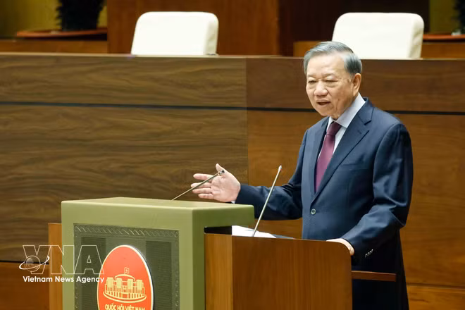 Party General Secretary and State President To Lam speaks at the national conference held on June 11 to disseminate and implement Politburo Resolution No. 06-NQ/TW. (Photo: VNA)