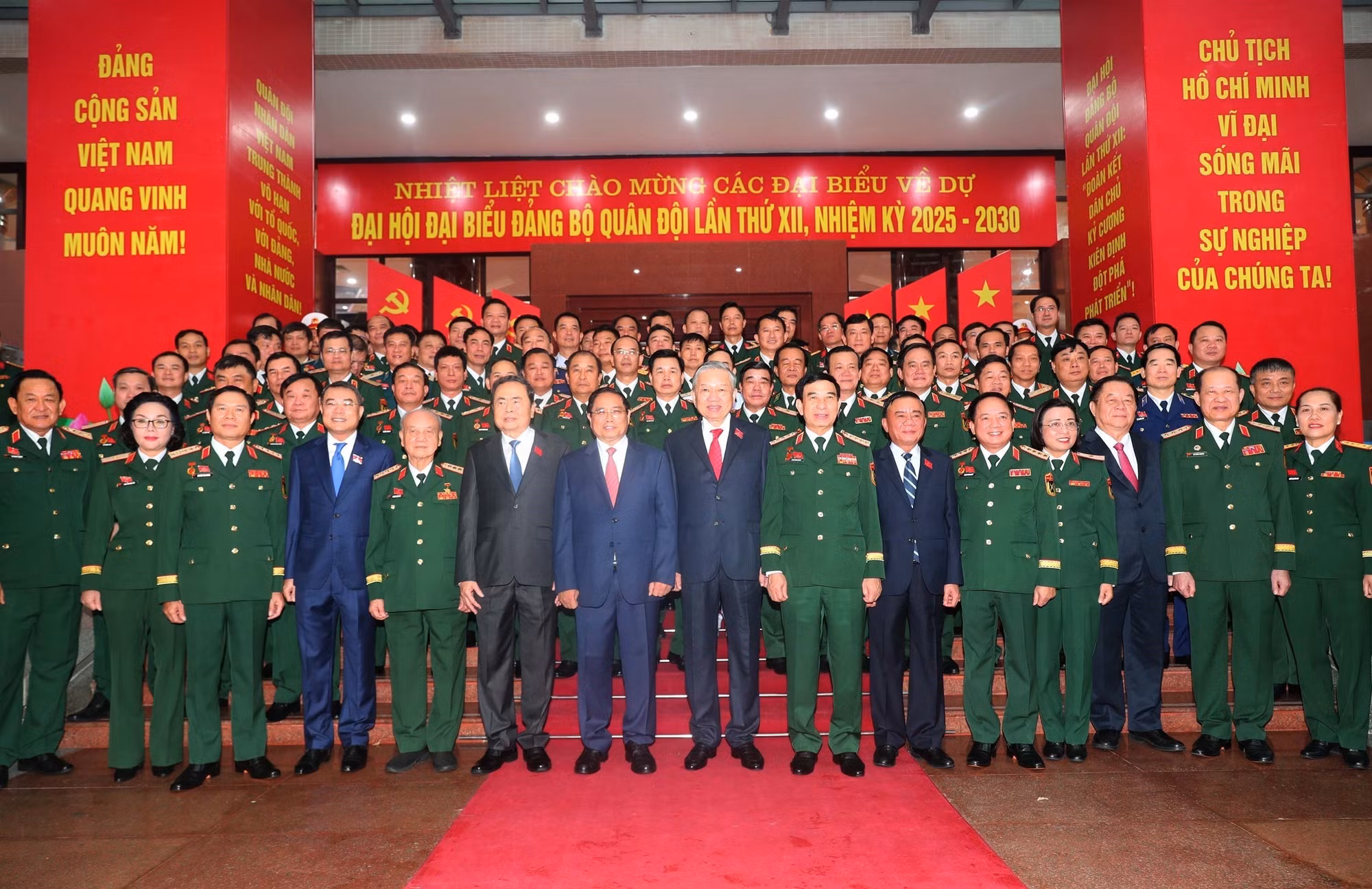 vna-potal-khai-mac-trong-the-dai-hoi-dai-bieu-dang-bo-quan-doi-nhiem-ky-2025-2030-8305952.jpg