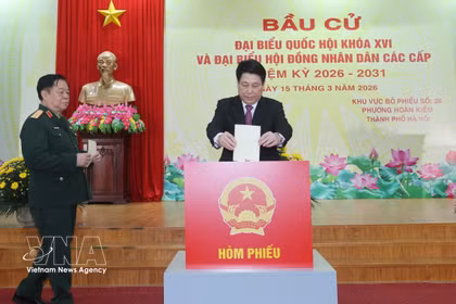 State President Luong Cuong votes in Hoan Kiem ward, Hanoi