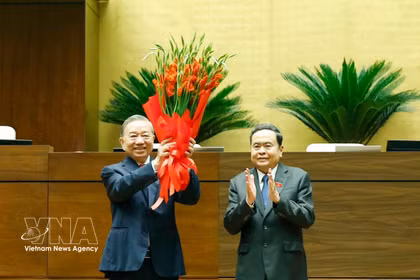 State President To Lam takes oath of office