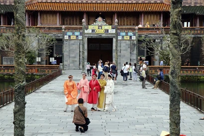 Among the 34 provinces and cities nationwide, Hue is the only in Vietnam and Southeast Asia to possess eight UNESCO-recognised world cultural heritage elements. (Photo: VNA)