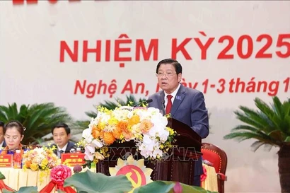 Politburo member, Secretary of the Party Central Committee, Chairman of its Commission for Internal Affairs Phan Dinh Trac speaks at the 20th Nghe An provincial Party Congress for the 2025-2030 tenure. (Photo: VNA)