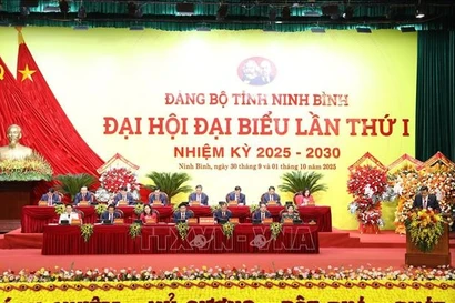 The Presidium of the first Party Congress of Ninh Binh province, for the 2025–2030 tenure (Photo: VNA)