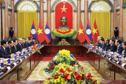 An overview of the meeting between Vietnamese State President Luong Cuong and General Secretary of the Lao People’s Revolutionary Party (LPRP) Central Committee and President of Laos Thongloun Sisoulith in Hanoi on January 26. (Photo: VNA)