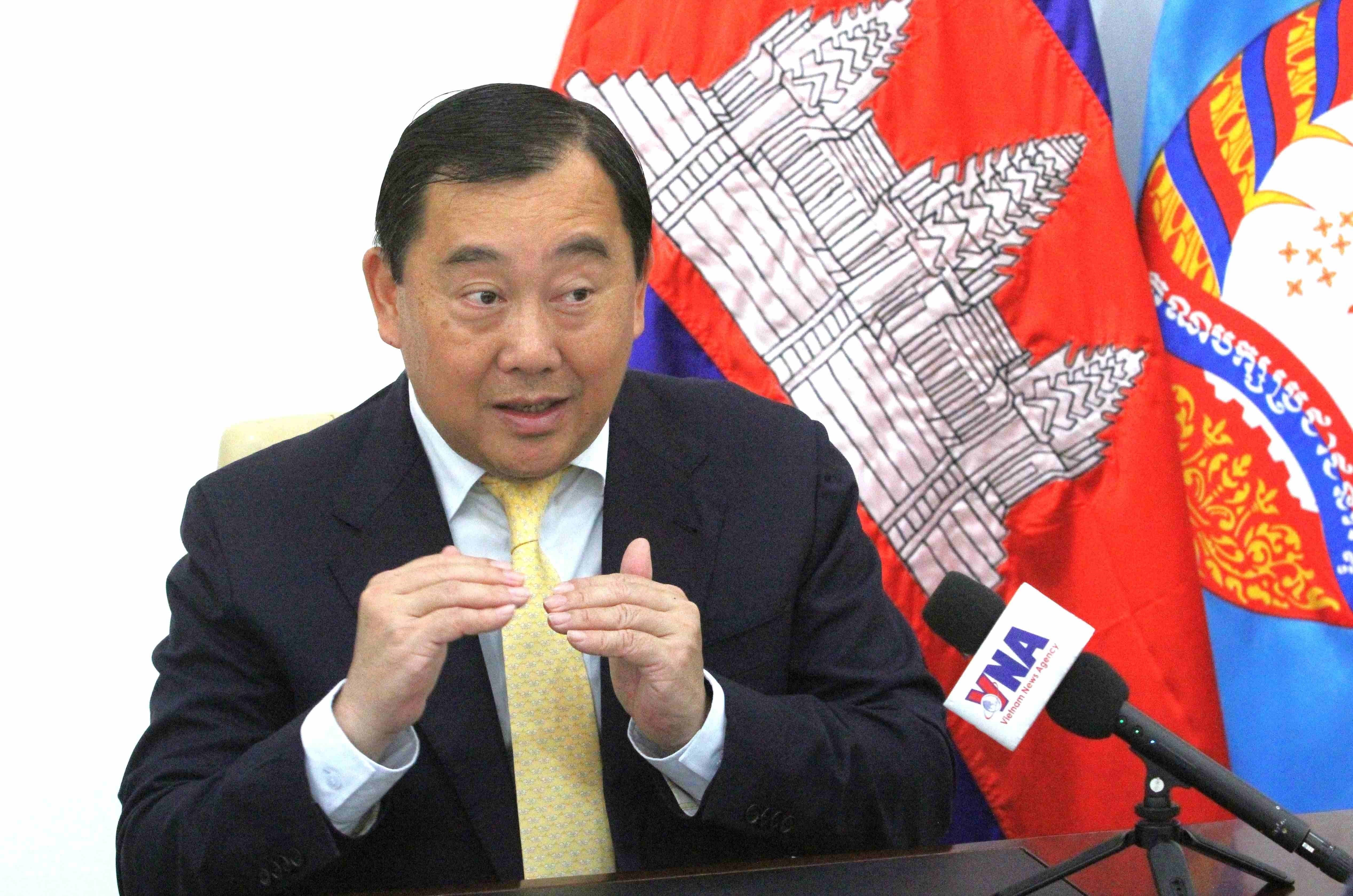 Suos Yara, Vice Chairman of the Cambodian People’s Party (CPP) Central Committee’s External Relations Commission and CPP spokesperson, in an interview granted to the Vietnam News Agency (Photo: VNA)