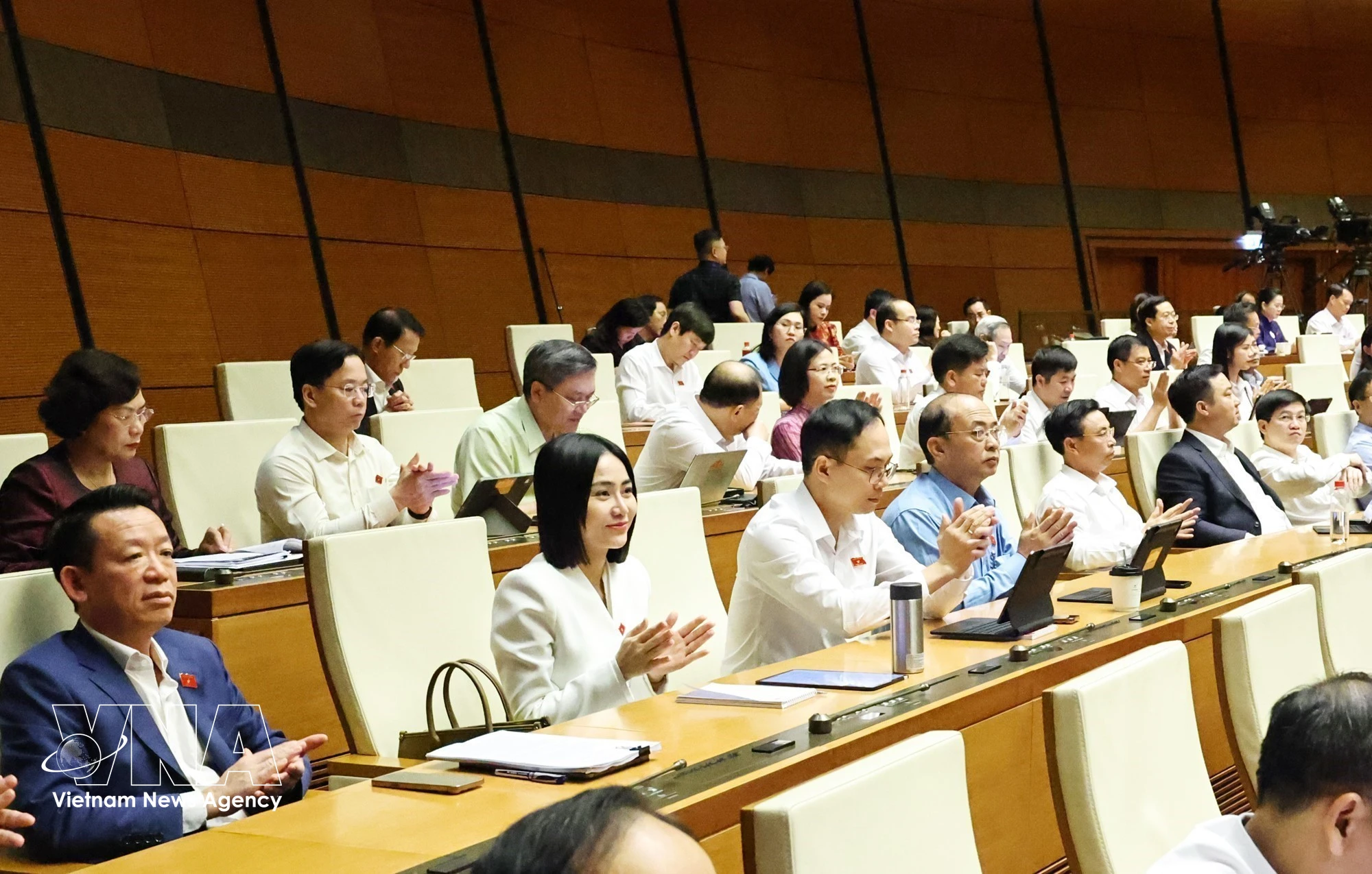 Delegates at the the first session of the 16th National Assembly. (Photo: VNA)