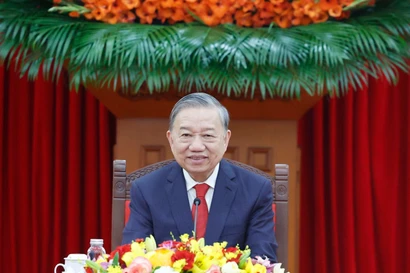 General Secretary of the CPV Central Committee To Lam at the phone talks with General Secretary of the CPC Central Committee and President of China Xi Jinping on January 26 (Photo: VNA)
