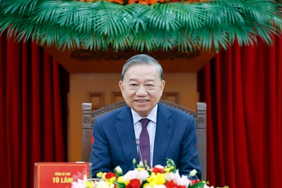 Party General Secretary To Lam at the phone talks with Russian President Vladimir Putin on January 24 (Photo: VNA)