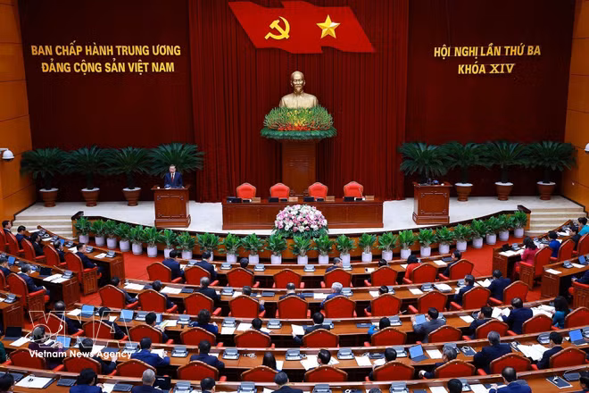 A view of the closing session of the third plenum of the 14th Party Central Committee in Hanoi on July 24 (Photo: VNA)