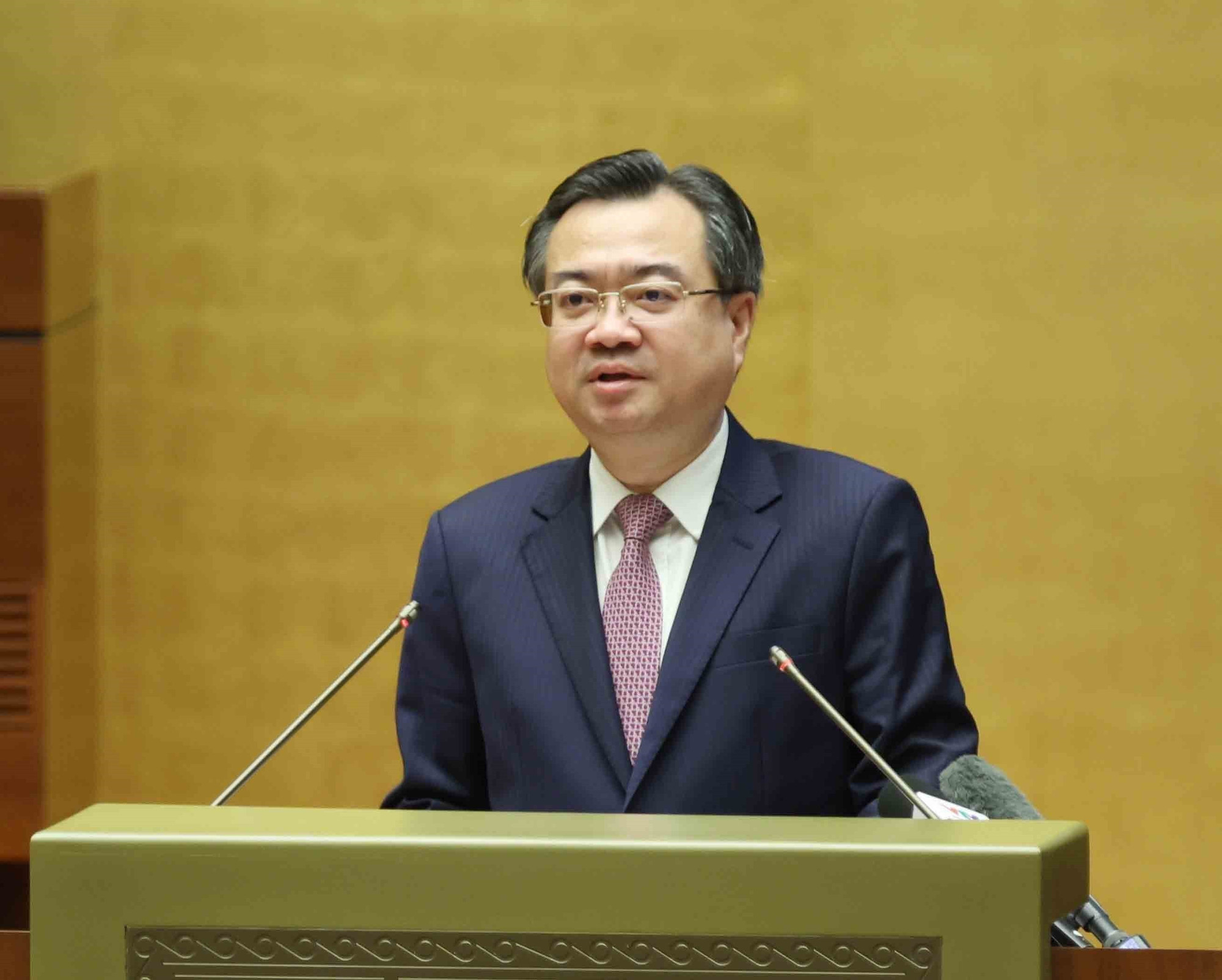 Member of the Party Central Committee and Chairman of its Commission for Policies and Strategies Nguyen Thanh Nghi speaks at the conference (Photo: VNA) tt.jpg