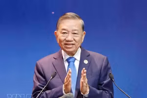 Vietnam needs more modern, creative working class: Top leader