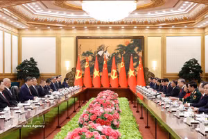 General Secretary and President of Vietnam holds talks with Chinese counterpart