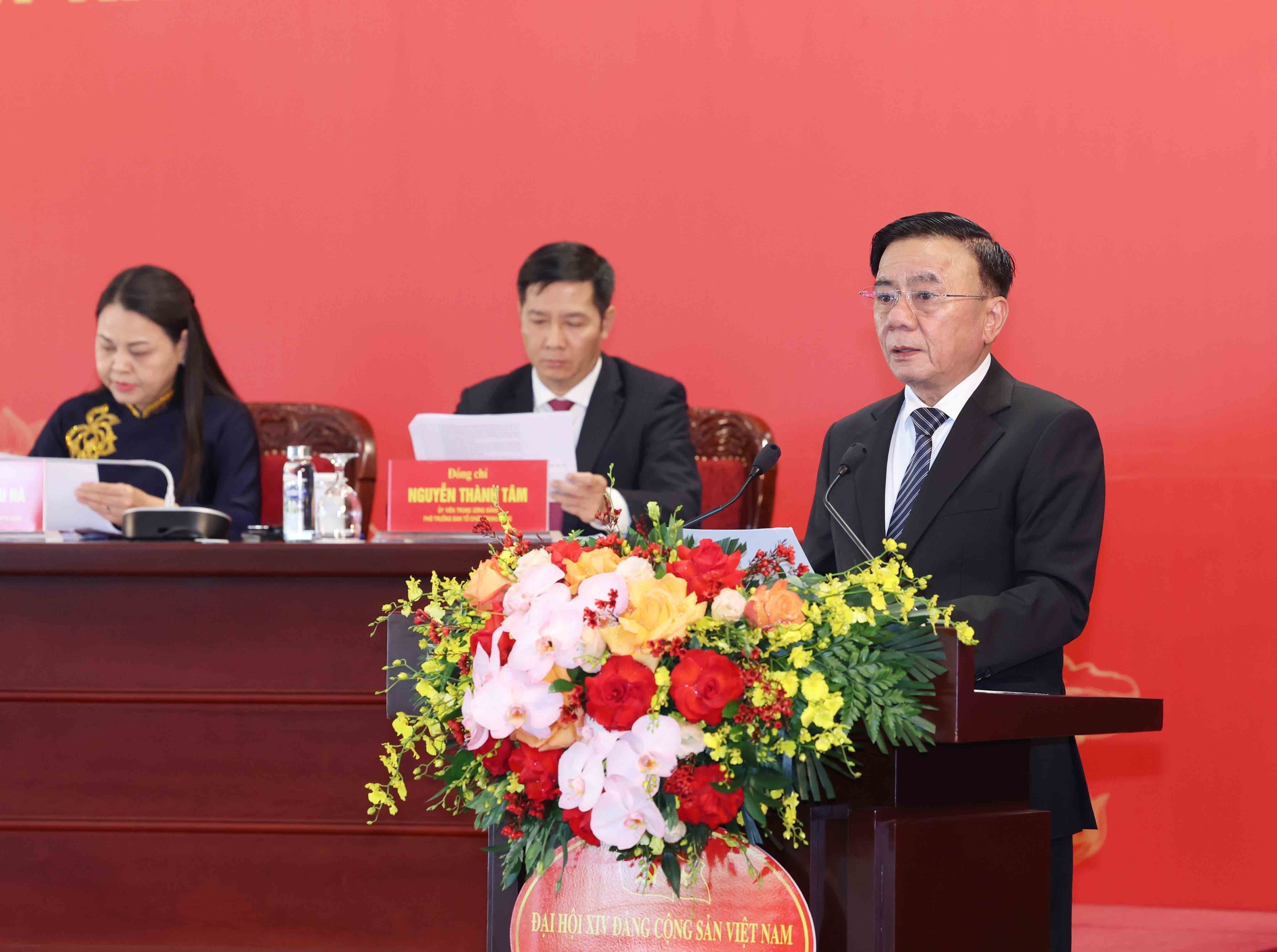 Politburo member and Permanent member of the Party Central Committee’s Secretariat Tran Cam Tu speaks at the press conference in Hanoi on January 14. (Photo: VNA)