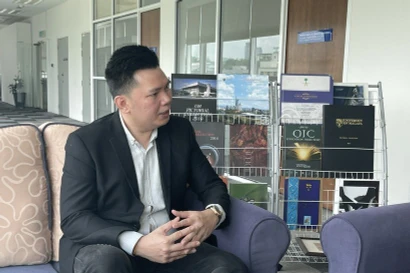 Collins Chong Yew Keat, an analyst on foreign, security, and strategic affairs at University of Malaya (UM), in an interview with the Vietnam News Agency. Photo: VNA