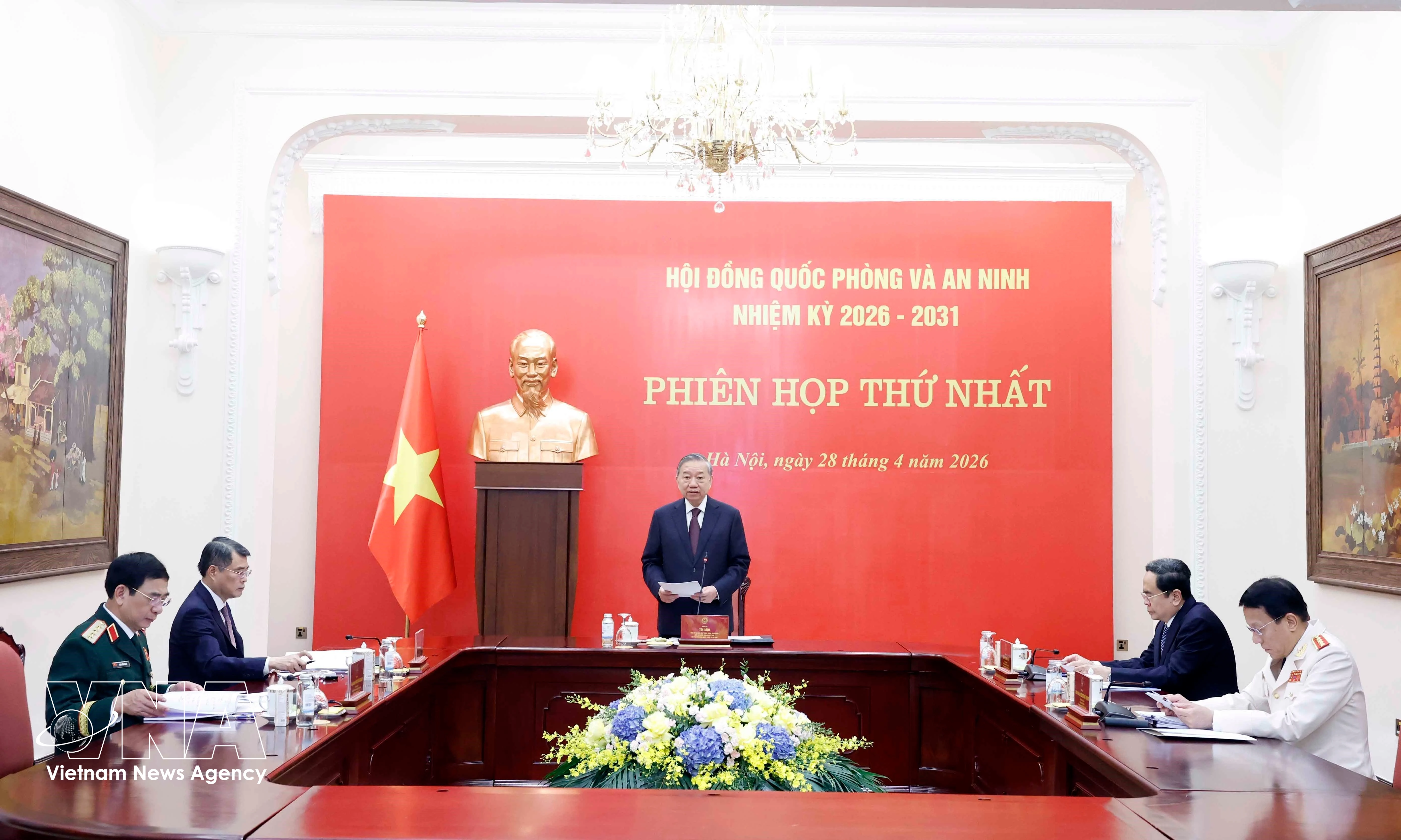 Party General Secretary and State President To Lam, Chairman of the Council for National Defence and Security in the 2026–2031 tenure, addresses the first meeting of the council in Hanoi on April 28. (Photo: VNA)