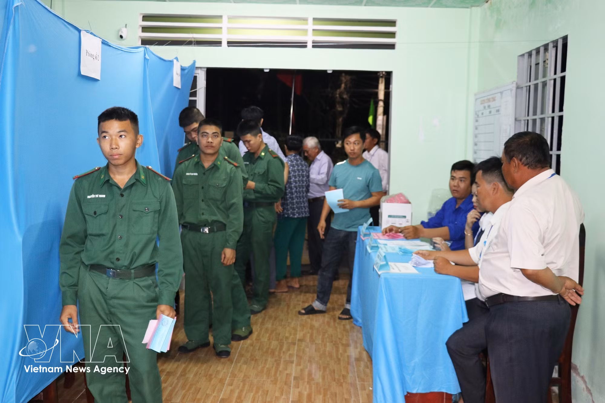 vnanet-bau-cu-quoc-hoi-va-hdnd-bau-cu-som-tai-xa-cu-lao-tan-phu-dong-tinh-dong-thap-8641139.jpg
