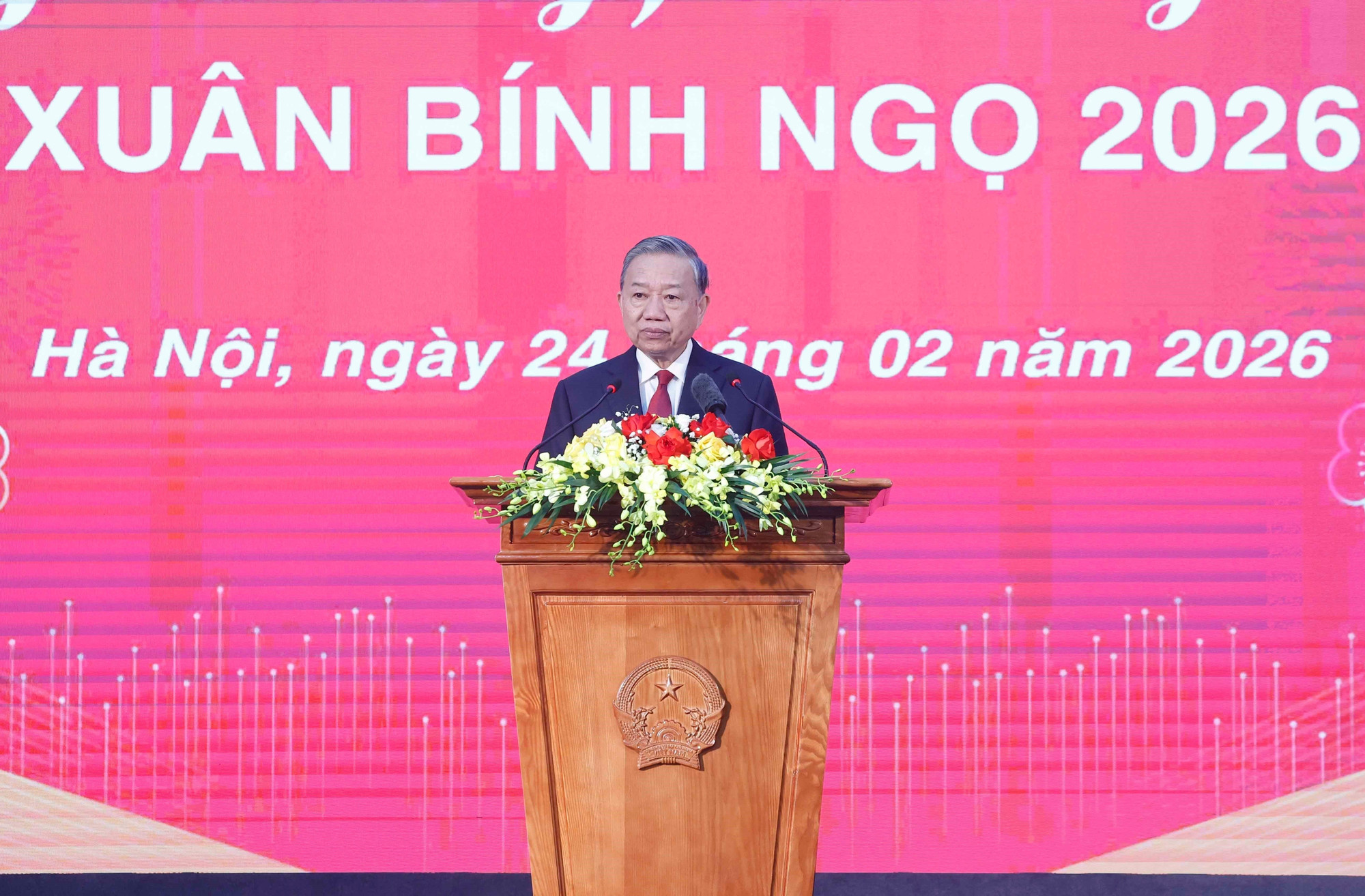 Party General Secretary To Lam extends Lunar New Year greetings to officials, reporters and editors of the Vietnam News Agency. (Photo: VNA)