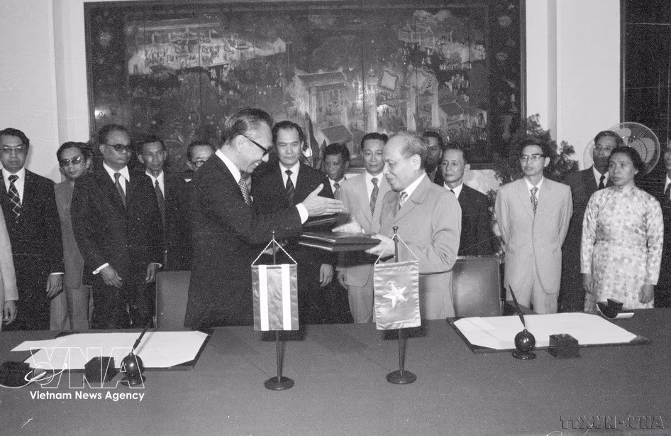 vnanet-01-50-nam-quan-he-ngoai-giao-viet-nam-thai-lan.jpg
