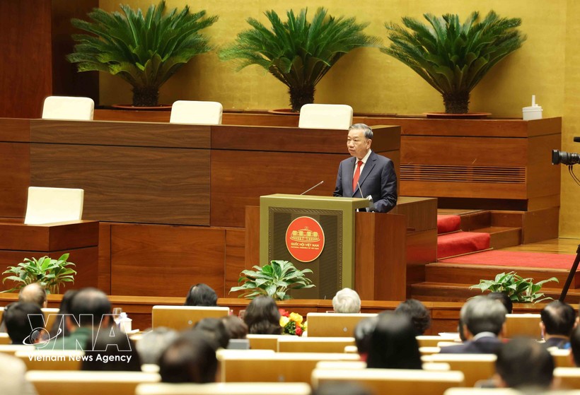 Party General Secretary To Lam addresses the national conference held on February 7 to disseminate and implement the Resolution of the 14th National Party Congress. (Photo: VNA)