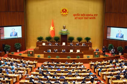 An overview of the opening of the 10th session of the 15th National Assembly. (Photo: VNA)