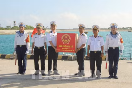 The National Election Council has approved early voting at several polling stations in the Truong Sa special zone. (Photo: VNA)