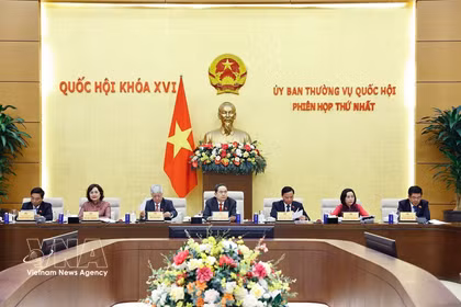 NA Chairman Tran Thanh Man chairs the 16th NA Standing Committee's first session on April 6. (Photo: VNA)