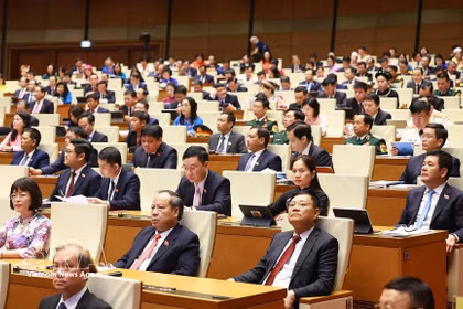 Deputies at the first session of the 16th NA (Photo: VNA)