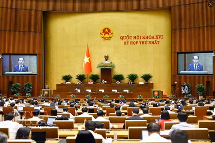 A view of the first session of the 16th NA on April 23 afternoon. (Photo: VNA)
