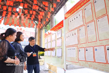 Preparations at polling station No. 05 at Trung Vuong Secondary School (Cua Nam ward, Hanoi) have been basically completed. (Photo: VNA)