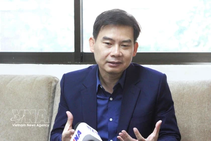 Dr. Chheang Vannarith, Deputy Secretary-General and Chairman of the Advisory Council of the Cambodian National Assembly, speaks to Vietnam News Agency's correspondents in Phnom Penh. (Photo: VNA)