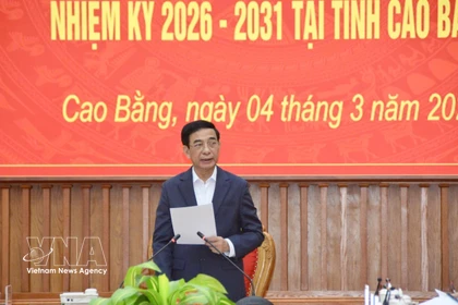 General Phan Van Giang, Politburo member and Minister of National Defence, speaks at a working session with Cao Bang province's authorities (Photo: VNA)