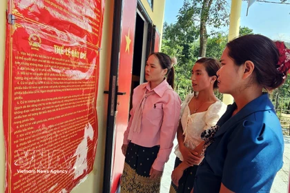 Bru–Van Kieu ethnic minority villagers in Quang Tri province's remote commune of Truong Son are eagerly preparing for early voting. (Photo: VNA)