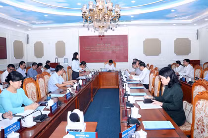 Ho Chi Minh City's Election Committee convenes its eighth meeting on March 11. (Photo: VNA)