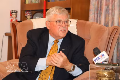 Professor Carl Thayer from the Australian Defence Force Academy at the University of New South Wales speaks to the Vietnam News Agency (VNA)'s resident correspondent in Sydney. (Photo: VNA)