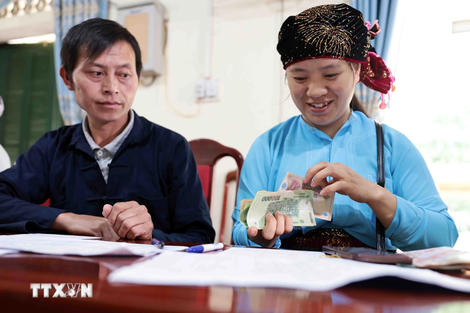 Poor households are given preferential loans for economic development. (Photo: VNA)