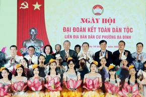 Leaders join great national unity festival in Hanoi