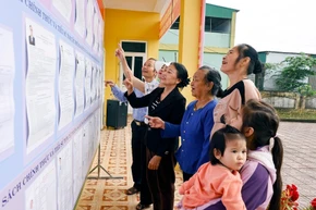 Top legislator inspects election preparations in Nghe An