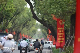 Main streets in Hue city are decorated with banners and propaganda posters promoting the upcoming elections. (Photo: VNA) 