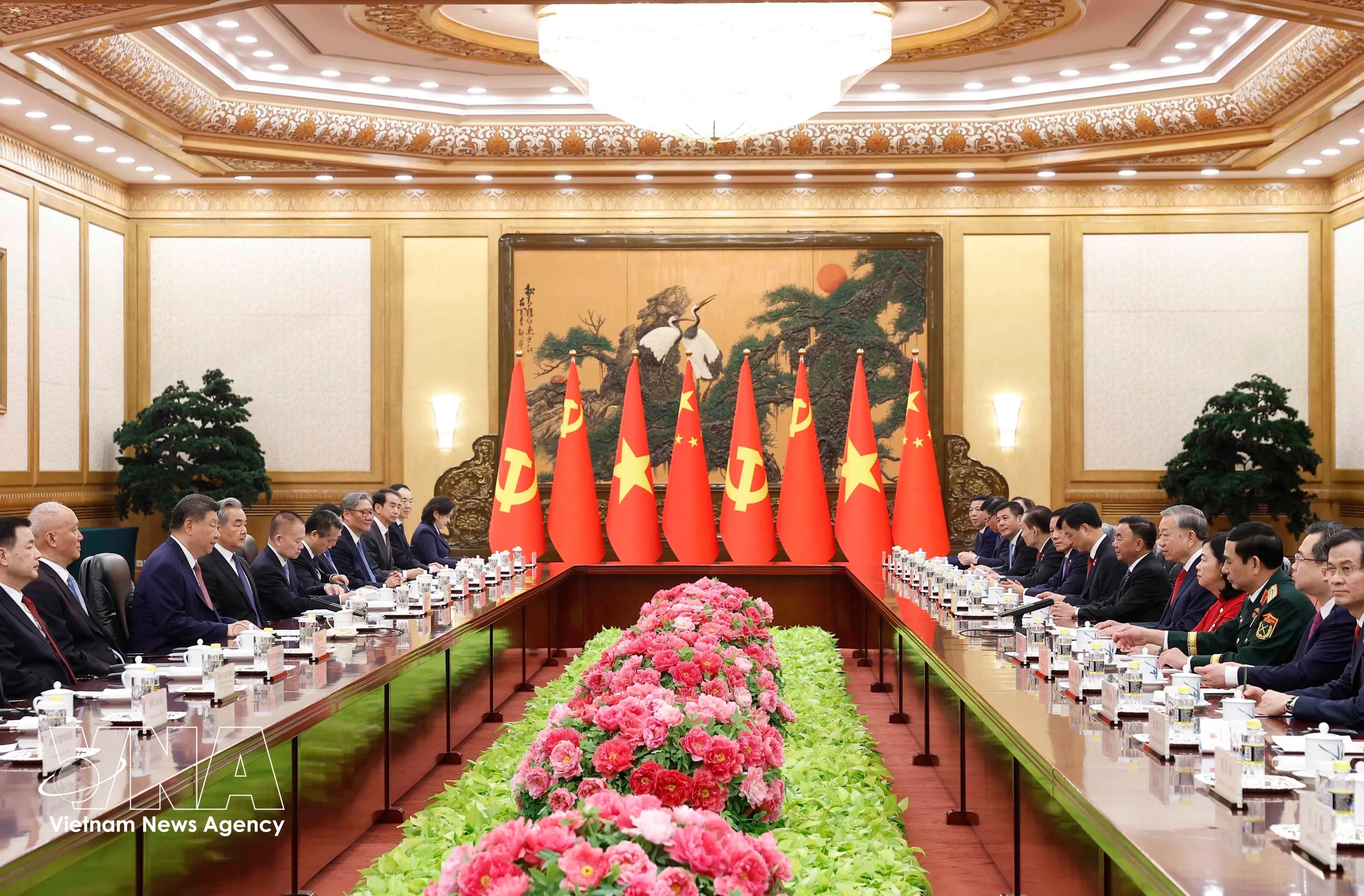 The talks between General Secretary of the Communist Party of Vietnam (CPV) Central Committee and President of Vietnam To Lam and his Chinese counterpart Xi Jinping in Beijing on April 15. (Photo: VNA)
